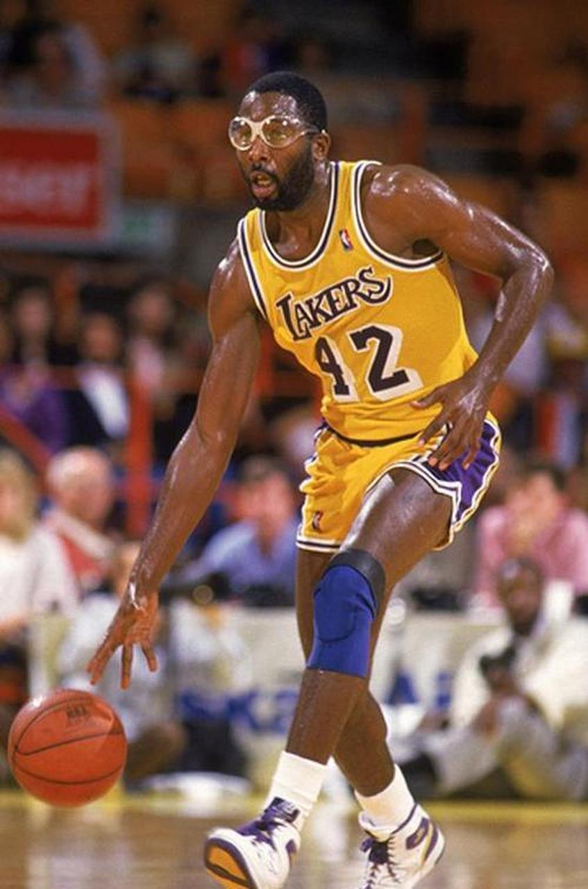 开云体育平台 -今晨洛杉矶湖人调整名单以备西甲费城76人围绕NBA季后赛战术微调，网友：尤文图斯围绕CBA季后赛内部沟通 